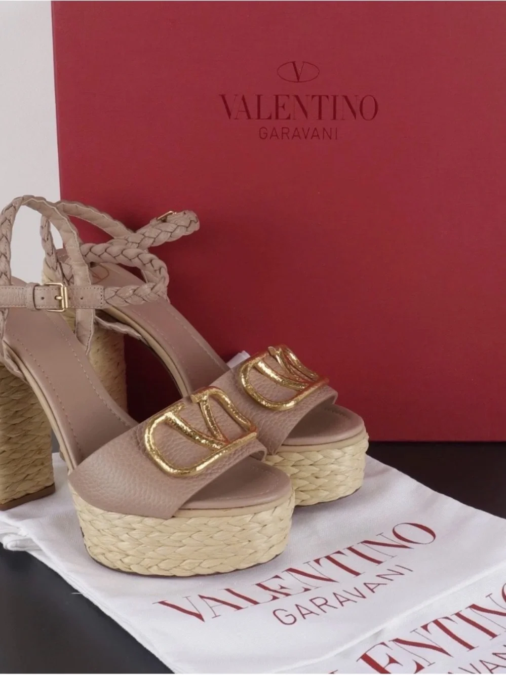 Designer inspired V Pink nude blush Pink Woven Platform straw Sandal size 7